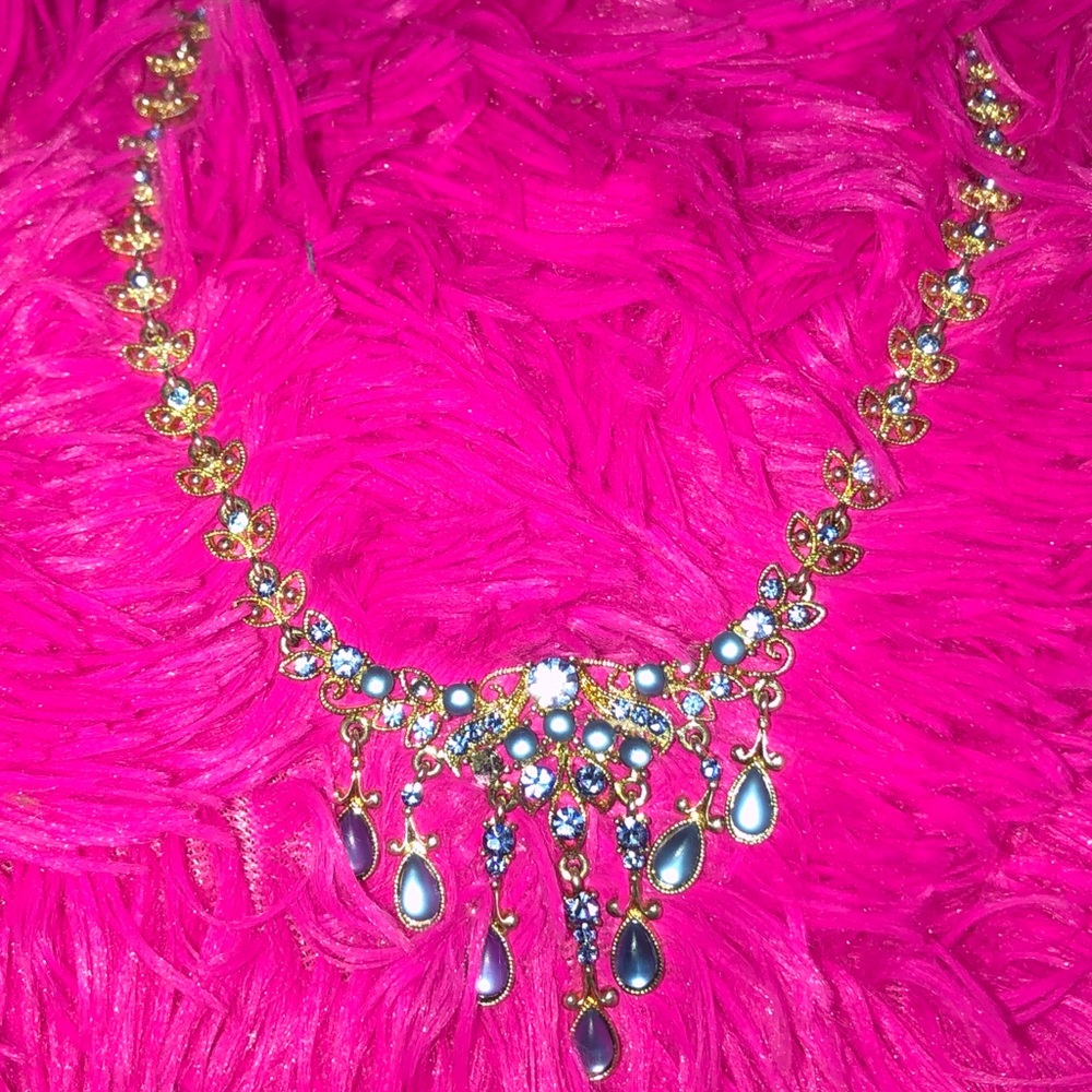 Necklace GOOD CONDITION